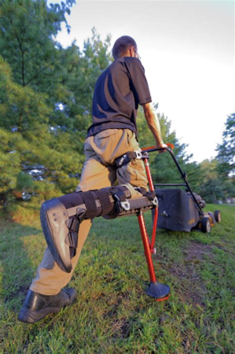 Iwalk 20 A Cleverly Designed Hands Free Crutch For Lower Leg Injury