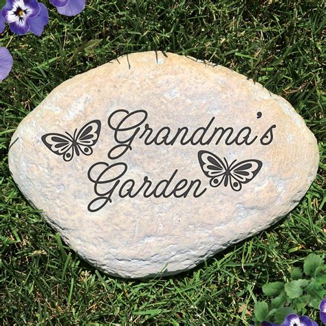 Personalized Moms Garden Stone Tsforyounow