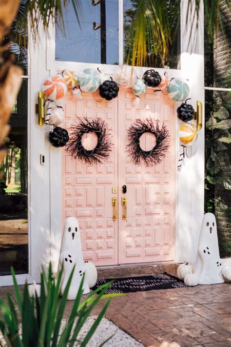 Front Door Decor Cute Halloween Candy And Ghost Decorations In 2020