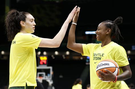 Wnba Breanna Stewart And Jewell Loyd Understand They Need Each Other Swish Appeal
