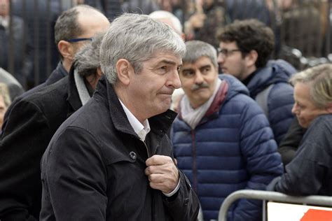 Con la nazionale italiana si è simonetta nacque un figlio;8 dopo il divorzio, nel 1998 conobbe la giornalista federica cappelletti che poi sposò nel 20108 e dalla quale ebbe due. Chi era Paolo Rossi: biografia, vita privata, moglie e ...