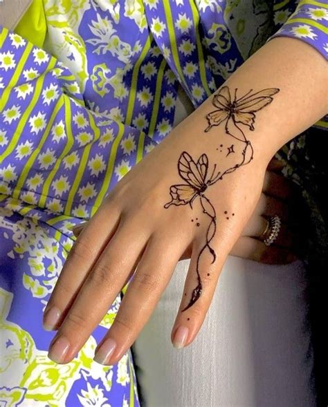 Butterfly 🦋 Henna Design For Finger Small Henna Designs Henna