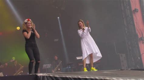 Oficiální youtube kanál barbory polákové. Barbora Poláková - Nafrněná - Live @ Colours Of Ostrava ...