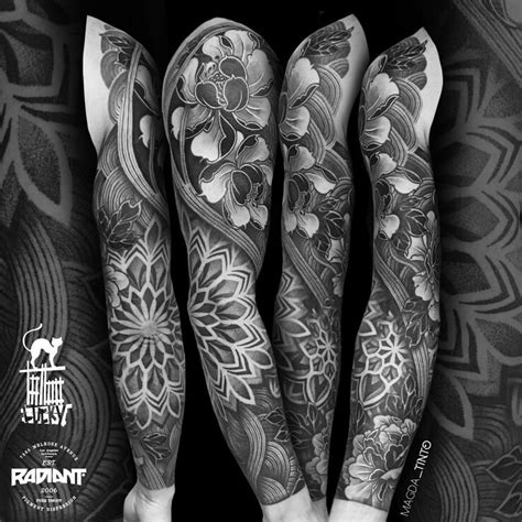 Tatuaż rękaw mandale kwiaty Autor Lucky Tattoo dziarownia pl