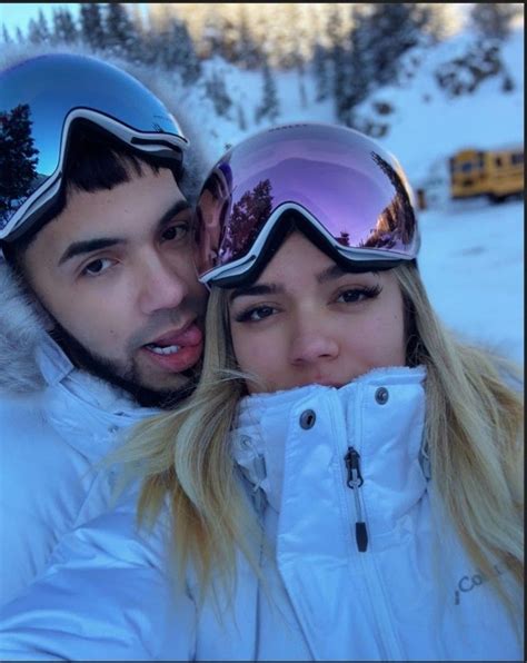 Karol G Y Anuel Aa 💜💙💞💕 Couple Moments Cute Couples Cute Couples Goals