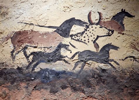 Prehistoric Cave Paintings In Lascaux France Ghana Tips