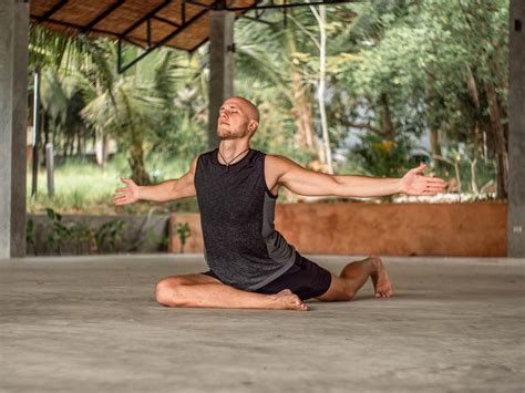 Tantra Yoga For Men 10 Yoga Poses For Strong Male Sexuality