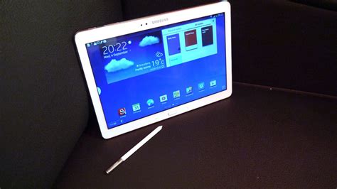 Samsung May Have A 105 Inch Amoled Tablet Tucked In Its Ces 2014 Carry