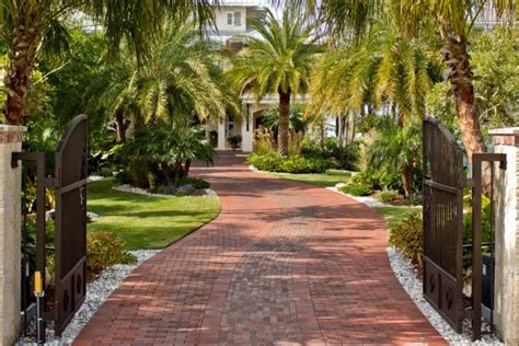 The company produces firebrick for the steel industry as well as clay pavers and wall pavers for home improvement. Whitacre Greer Pavers Collection - South Alabama Brick Company