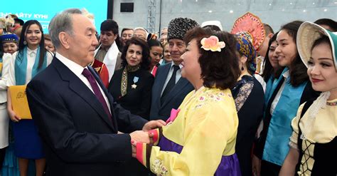 Nazarbayev Congratulates Kazakh People On Day Of Gratitude Recalls