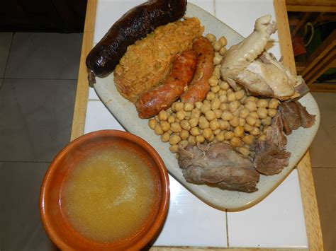 No te puedes ni imaginar lo que me ha costado hacer un cocido decente. Recetas de carne | Cocido de garbanzos, Recetas de comida ...