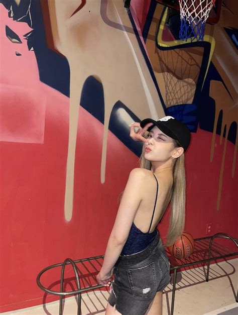 ITZY S Lia Brings Sexy Back With Her Flawless Figure In Recent Updates