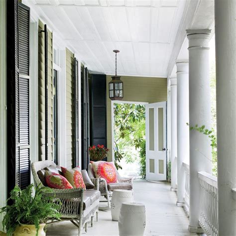 80 Breezy Porches And Patios In 2020 House With Porch Porch Design