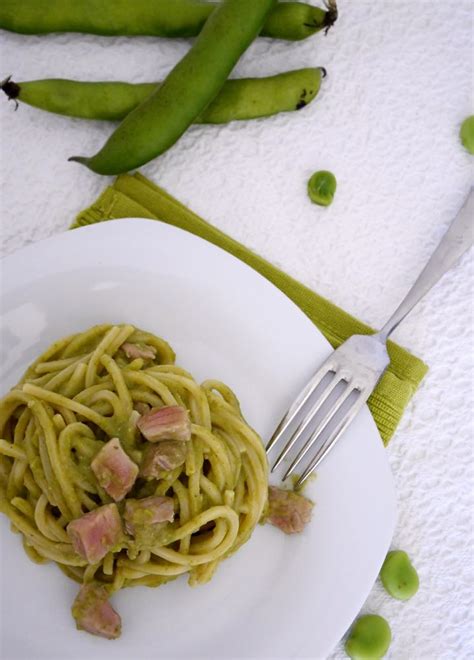 Lessate la pasta in abbondante acqua salata, una volta cotta al dente versatela nella crema , spolverate con il pecorino e il vostro piatto è pronto. Pasta con crema di fave verdi e tonno fresco | Mastercheffa