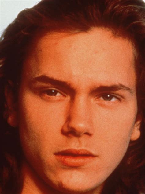 Actress Samantha Mathis Opens Up About The Night River Phoenix Died