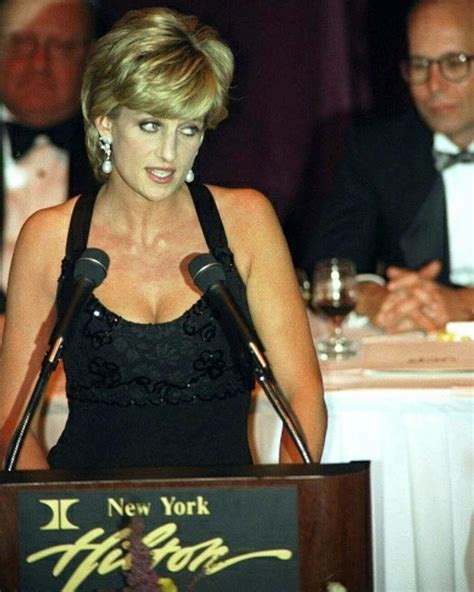 In may 1997, diana opened the richard attenborough centre for disability and the arts in leicester, after being asked by her friend richard attenborough.187 in june 1997, some of her dresses and suits were sold at christie's auction houses in london and new york, and the proceeds that were earned. Diana in New York in 1997. | Prinzessin diana, Britische ...
