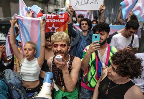 Turkish Police Seal Off Istanbul City Centre To Block Trans Pride