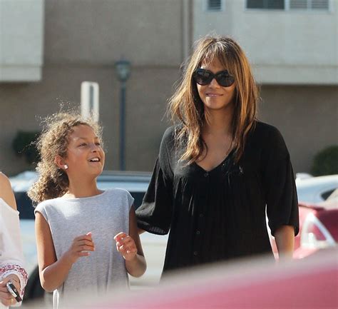 August 14, 1966) is an american actress. PICS: Halle Berry and Daughter Nahla Out & About | Sandra Rose