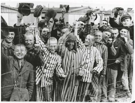 Cosa sono i campi creati dalla germania nazista per la prigionia o lo sterminio di massa di ebrei e oppositori. Stuzzica La Notizia: il solletico come tortura nei campi di concentramento