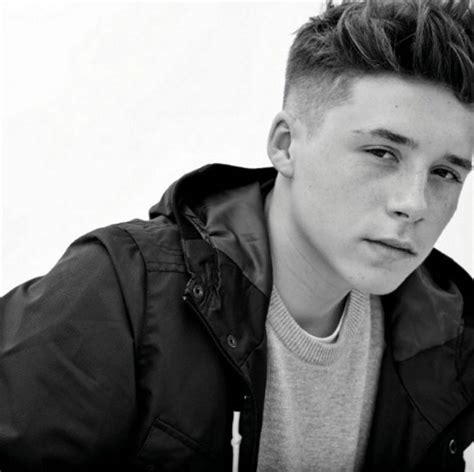 Brooklyn beckham retweeted nhs organ donation. Brooklyn Beckham - Weight, Height and Age