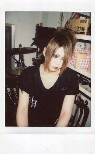 Official Photo Male Visual Kei Band Div Div Satoshi Upper Body Face Facing Right