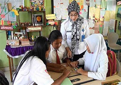 Keempat,dilihat dari segi orientasi pendidikan. Contoh Kegiatan Pembelajaran yang Mengaplikasikan Metode ...