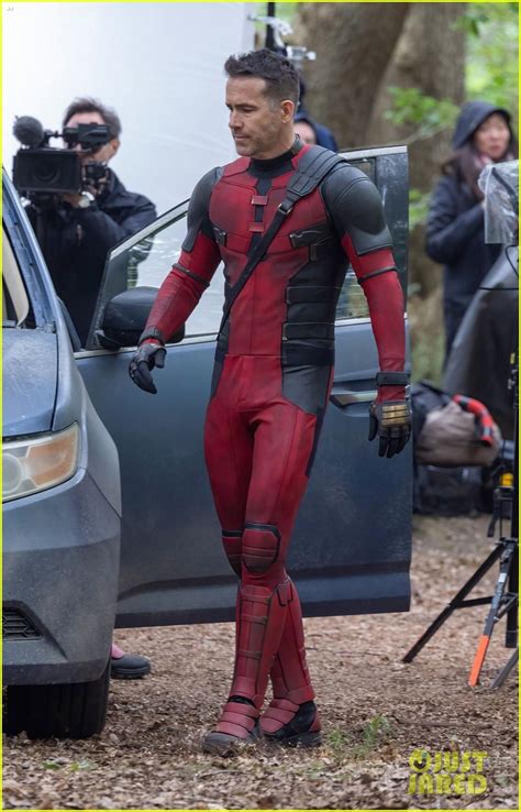 Ryan Reynolds Seen In Costume For First Time On Set Of Deadpool 3 In London Photo 4953087