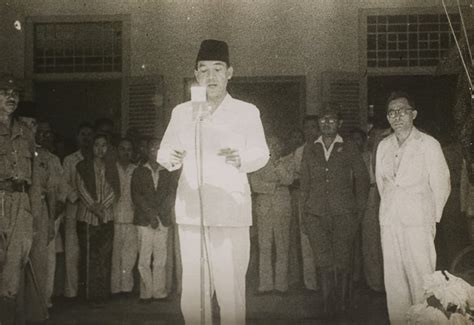 17 Agustus 1945 Proklamasi Kemerdekaan Indonesia