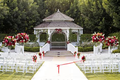 Can You Get Married At Disney World And Disneyland Popsugar Love