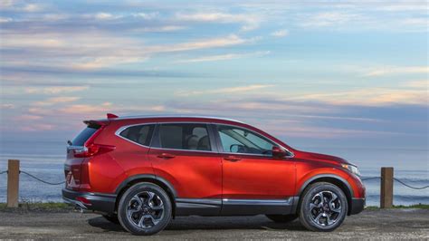 It has striking style, is comfortable on the road, and offers plenty of standard features for its price. Compact SUV comparison featuring specs and pics from every ...