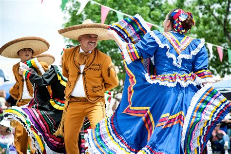 Cinco De Mayo Facts Mexican Holidays Dk Find Out