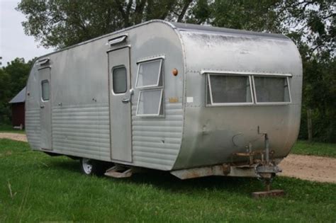 1957 Yellowstone 23 Tin Can Tourist Vintage Camper Vintage Trailers