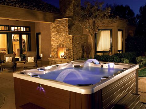 Your backyard isn't just a place for the dog to run around. 17 Divine Outdoor Tubs For Real Enjoyment