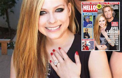 Avril Lavignes Engagement Ring Celebrities Celebrity Pictures Famous Girls