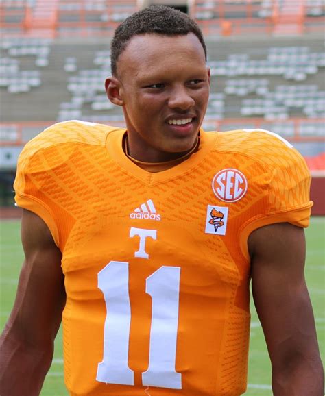Tennessee Qb Dobbs Works Out With Vols Baseball Team