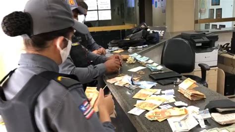 Brazil's caixa economica federal is mulling strategic partnerships for its credit card, asset management and insurance units before taking laloni said the bank is considering partnering with a payment card transaction processor in a new business for caixa. PM aprende mais de 230 cartões da Caixa Econômica e mais ...