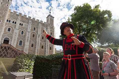 London Walking Boat Tour With Tower Of London Early Access 2024
