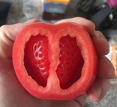 The Inside Of This Tomato Looks Like A Strawberry Rmildlyinteresting