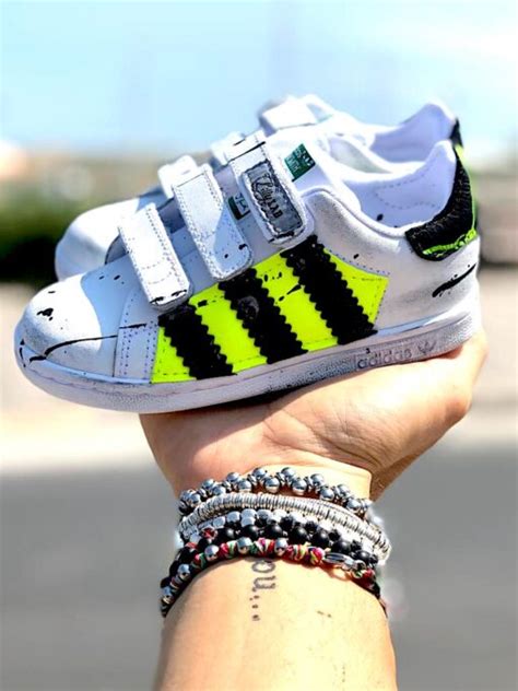 Raf simons x stan smith comfort badge 'talc' $300 $230. Adidas Stan Smith Custom Kids Fluo | Lillylab scarpe ...
