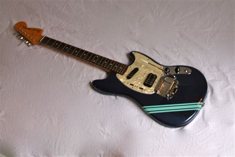 Fender kurt cobain jaguar nirvana sound demo. Photo Fender Kurt Cobain Mustang : Fender Kurt Cobain ...