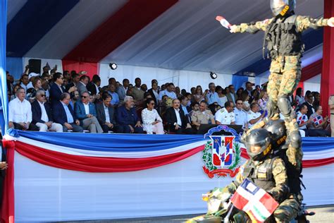 Maybe you would like to learn more about one of these? DM encabeza desfile militar, en conmemoración del 176 ...