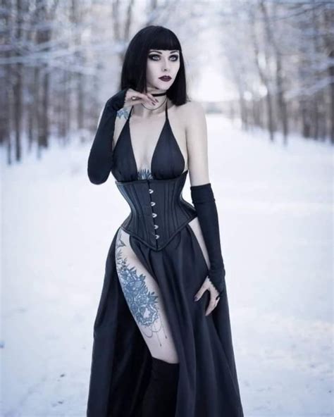 Pin By Guilden Stern On Goth Art In Gothic Outfits Cute Goth Girl Hot Goth Girls