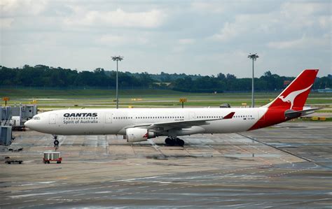 Fileqantas Airbus A330 300 Sin Wikimedia Commons