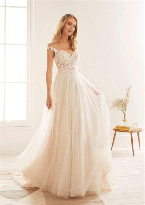 Wedding Dresses For Tall Brides Top 10 Wedding Dresses For Tall Brides