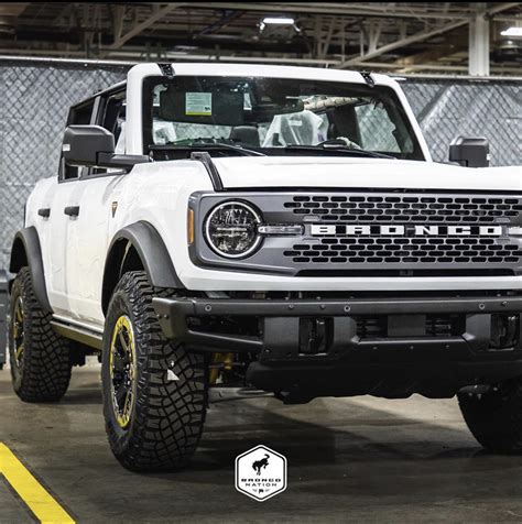 Photoshop Request White Grille And Modular Bumper Bronco6g 2021