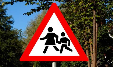 School Zone Sign Meaning And Safety Tips Driveeuae