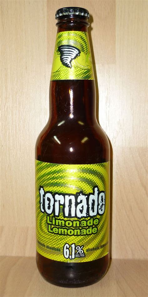 Je vien de voir une tornade à mascouche souffler une maison.j'espère que les gens sont ok! Tornade. Des souvenirs de vomis... | Limonade, Tornade, Biere