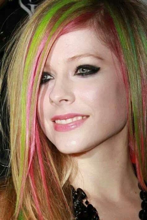 Love Her Look With The Green And Pink Hi Lites Beautiful Avril