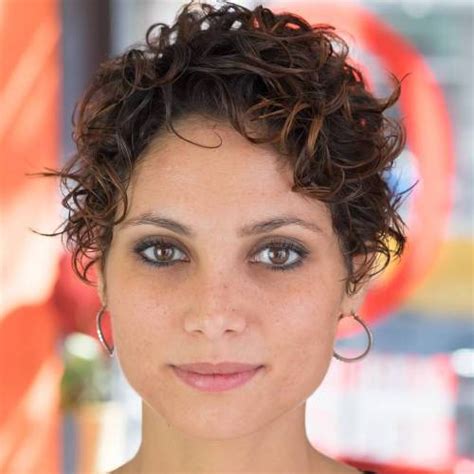 16 Standout Short Curly And Wavy Pixie Cuts Short Pixie Cuts
