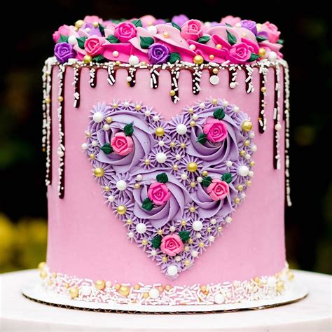 25 The Most Beautiful Birthday Cake Pictures 2021